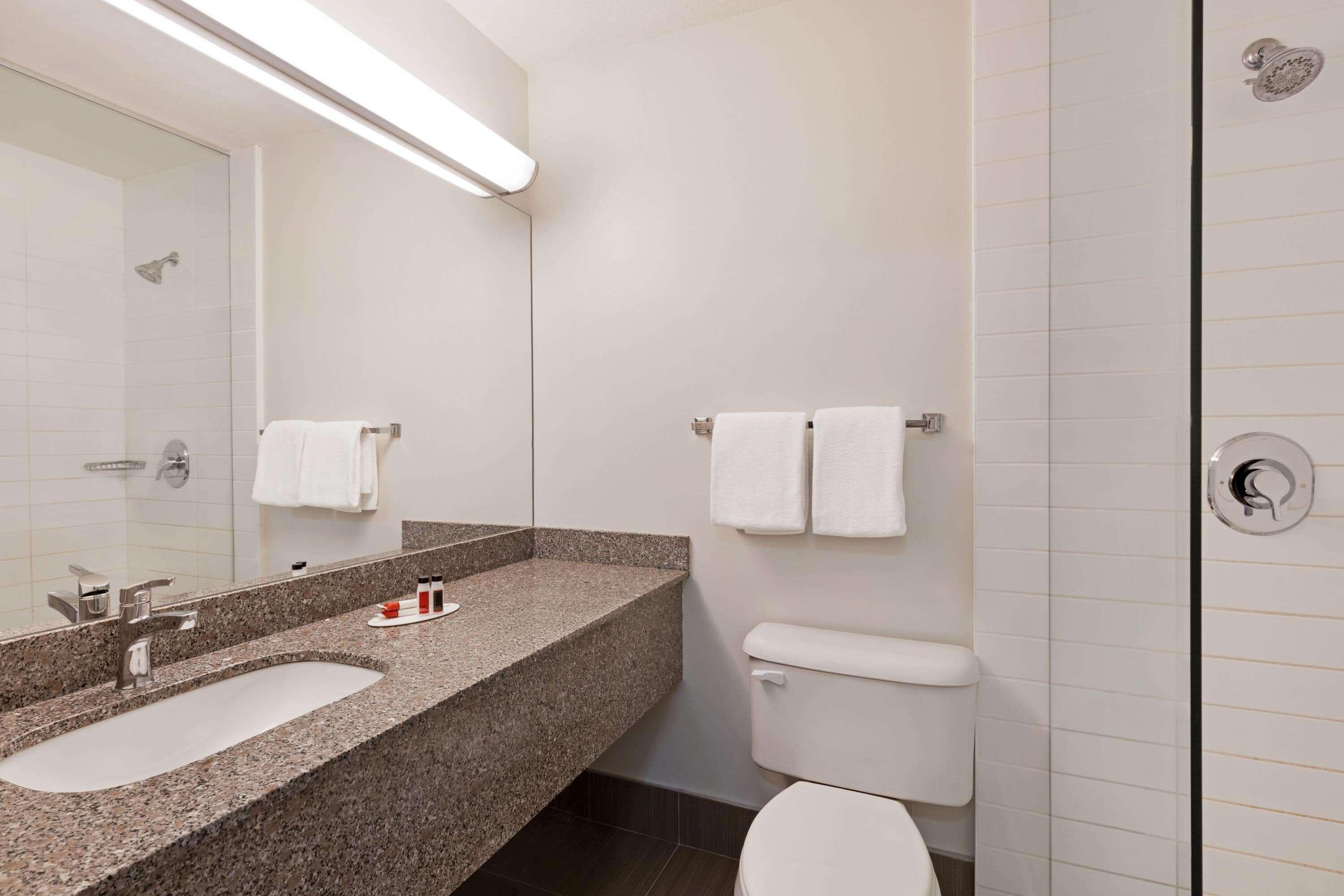 Super 8 By Wyndham Shawnessy Area Hotel