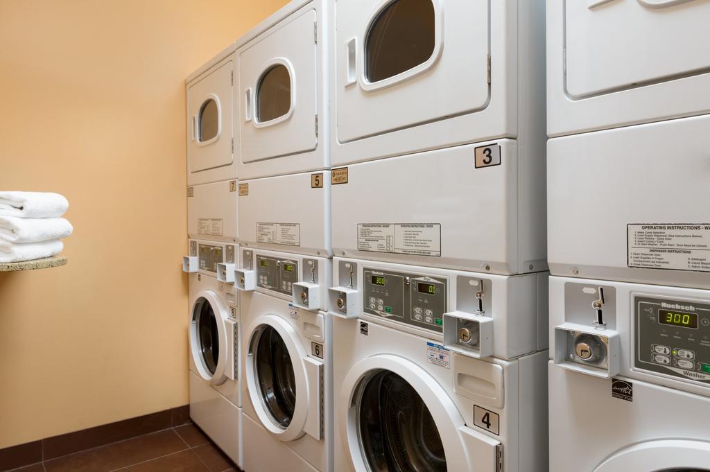 Hotel Super 8 By Wyndham Shawnessy Area 3*